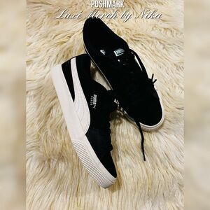 PUMA Suede men’s sneakers Size 8.5